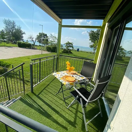 Апартаменты Beachfront Lux 007 *